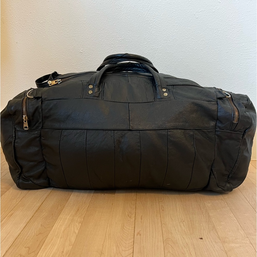 VINTAGE 90s BLACK LEATHER DUFFLE BAG